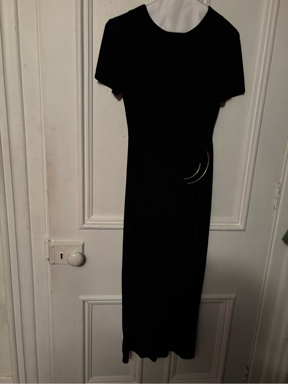 Scarlett Black Velvet Midi Dress with Short Sleeves